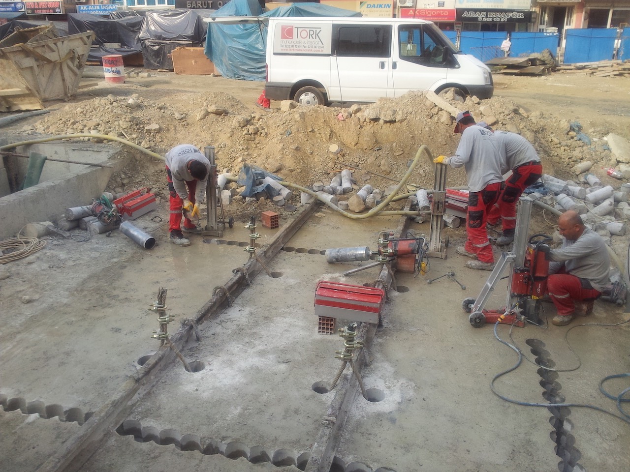 Karot makinesi ile betonarmede açılım yapılması