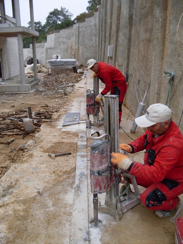 Karot makinesi ile betonarmede delik açılması