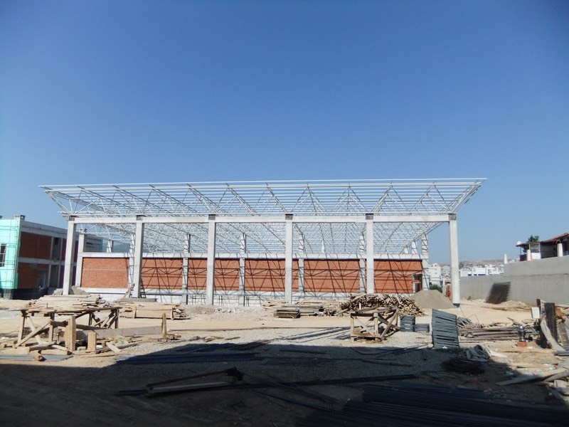 Kapalı spor salonu inşaatı